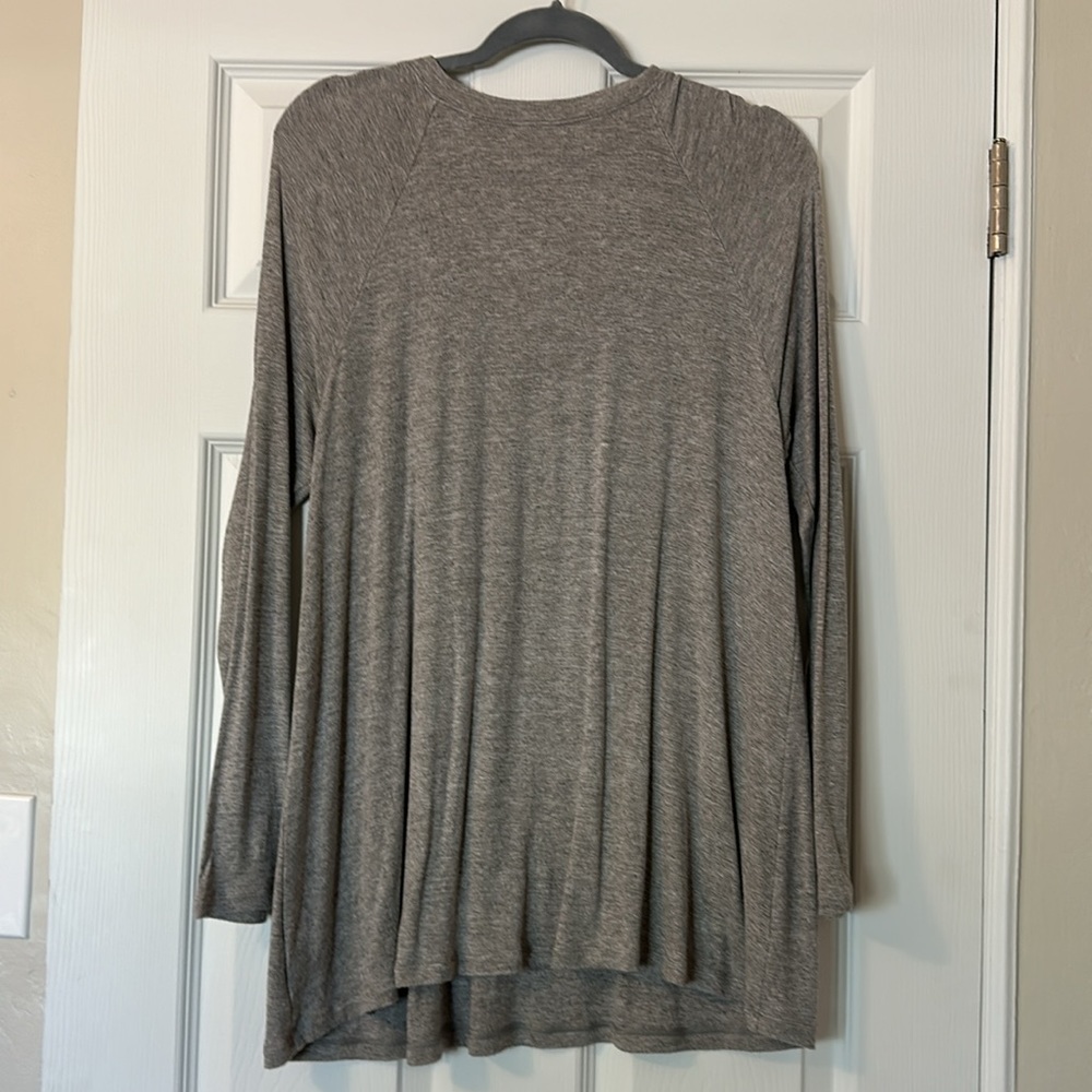 CABi Long Sleeve V-Neck Tunic Tee - Picture 6 of 6